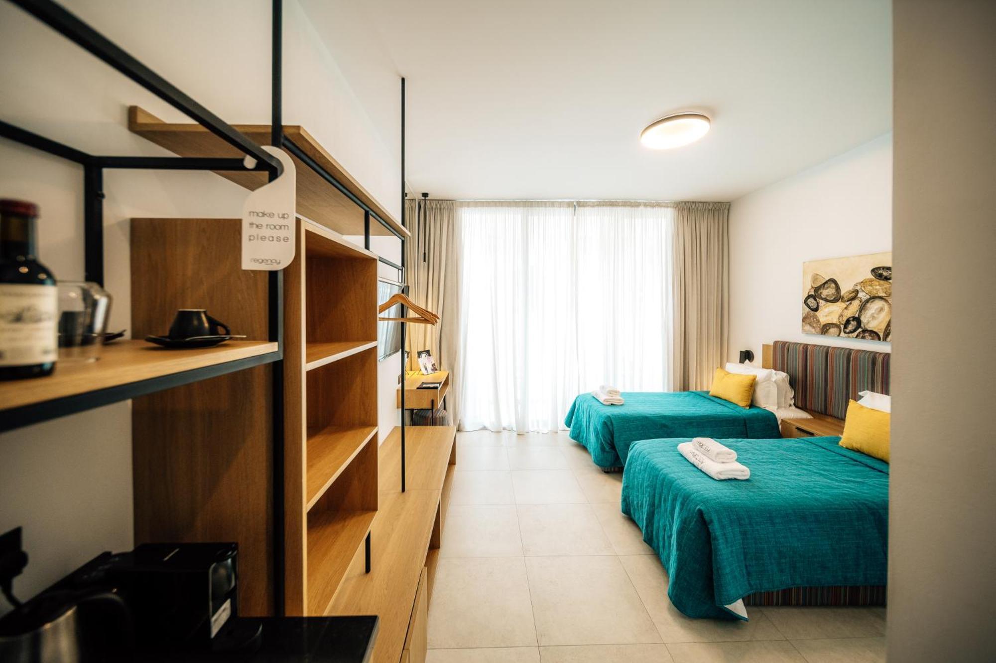 Regency Boutique Hotel Holiday Suites Paphos Szoba fotó